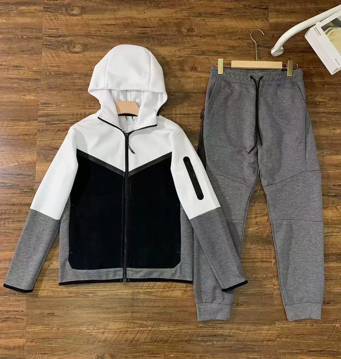 Cross-border hooded zipper