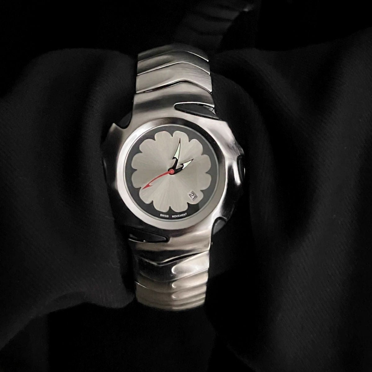 Modern Petal Bezel Watch