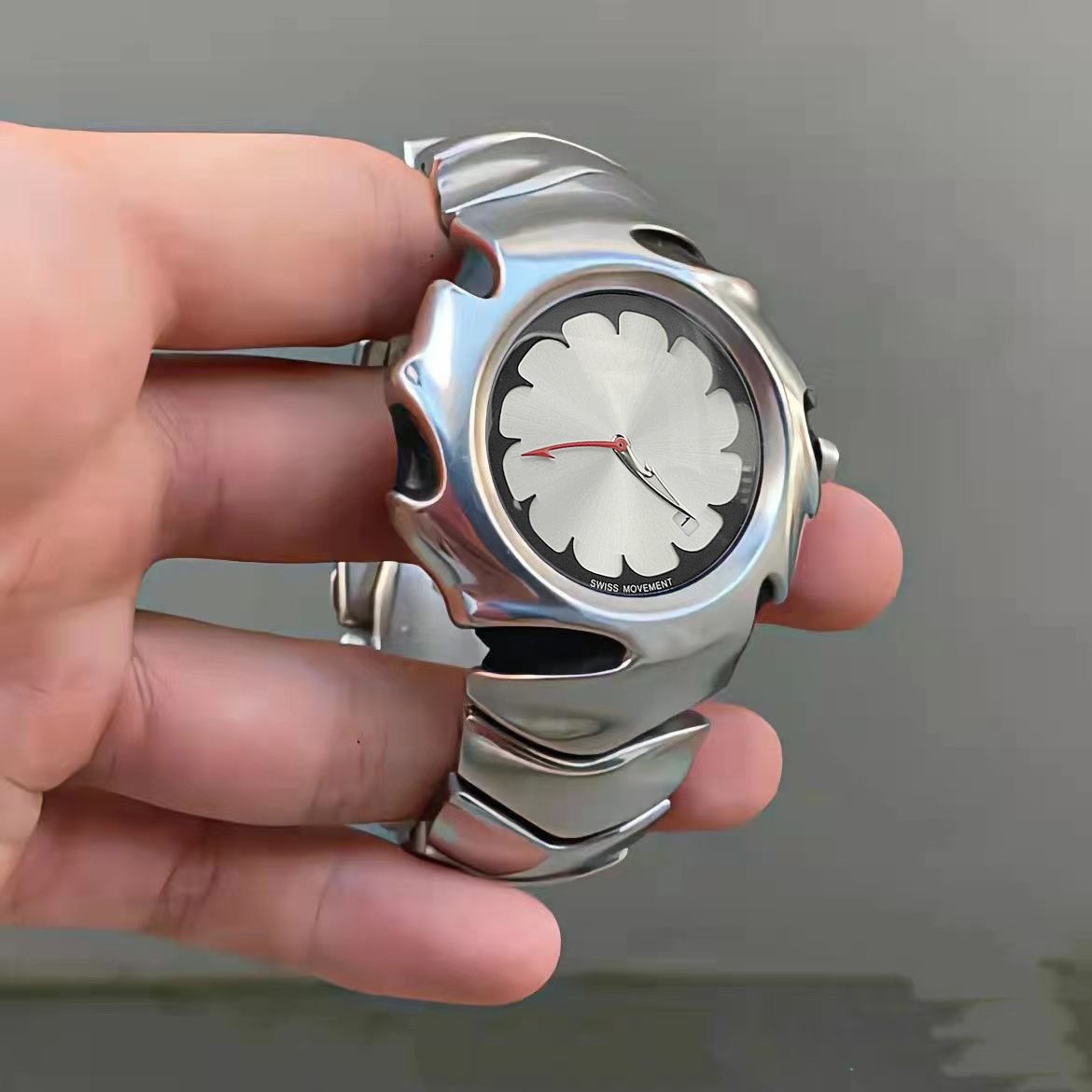 Modern Petal Bezel Watch