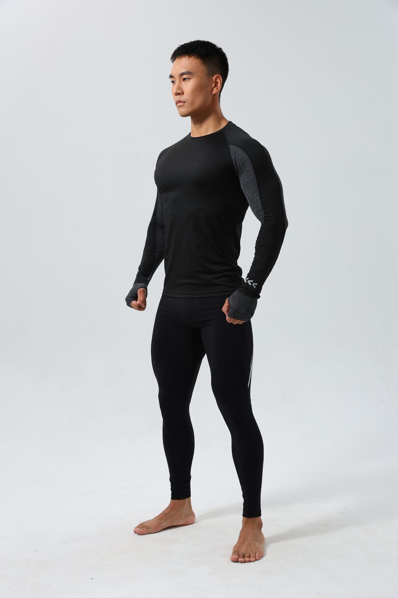 Men's tight-fit gym shirt, quick-dry and stretchable