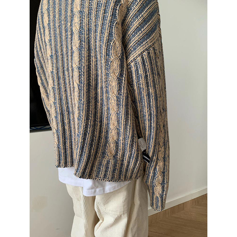 Men's casual round-neck knitted sweater.