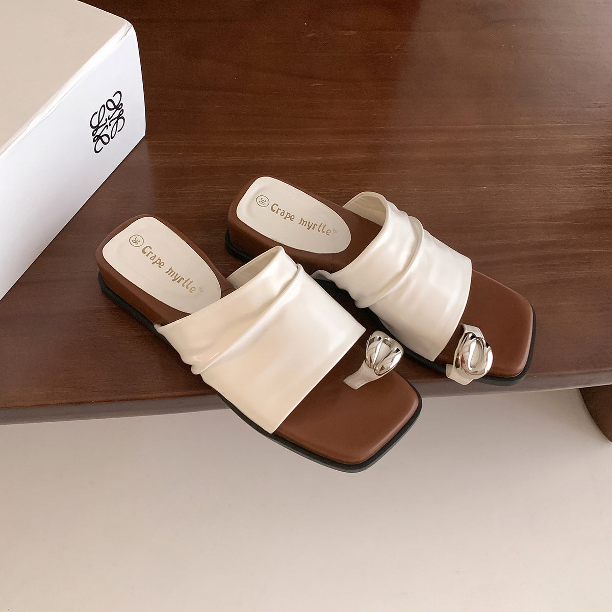 Buckle Leather Toe-Loop Sandals