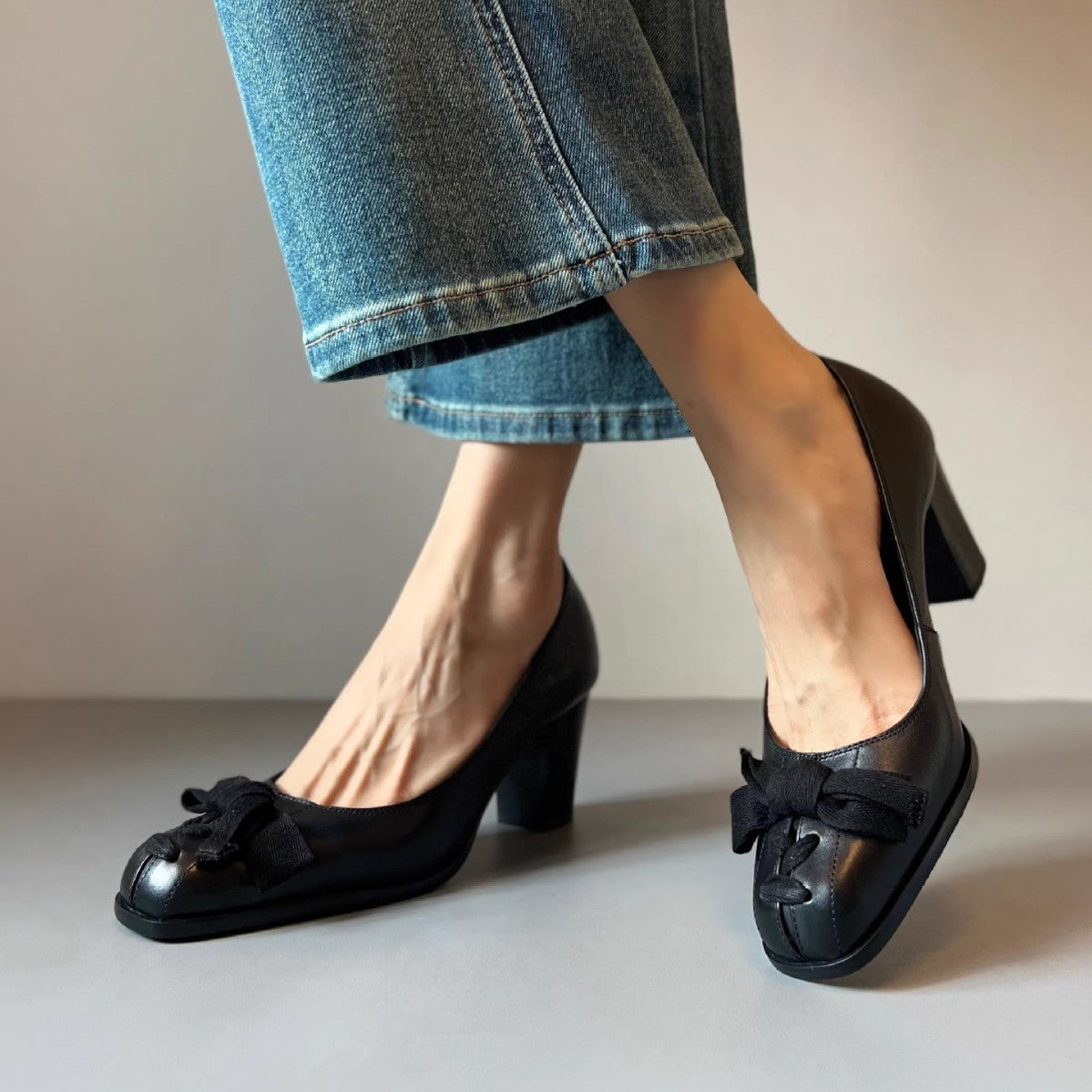 Bow Leather Block-Heel Pumps