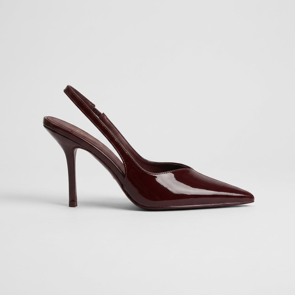 Glossy Pointed-Toe Slingbacks – color detail