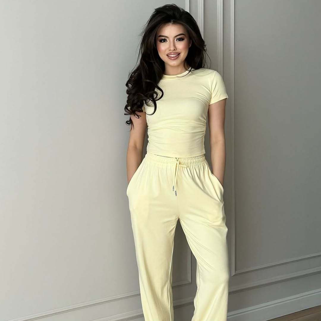 Chic three piece lounge set