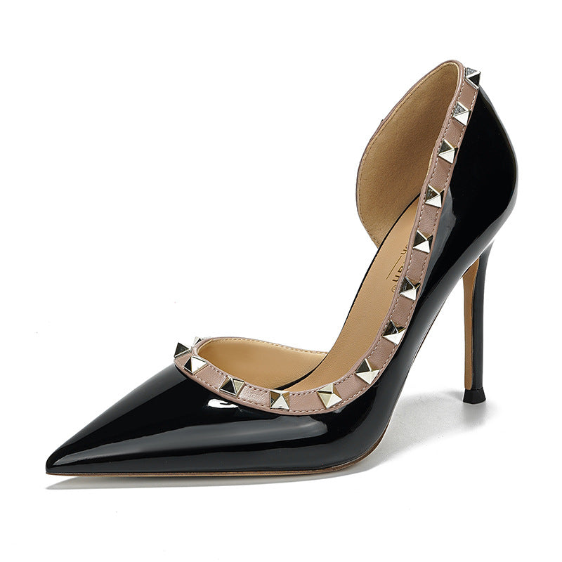 Rivet Pointed Pumps
