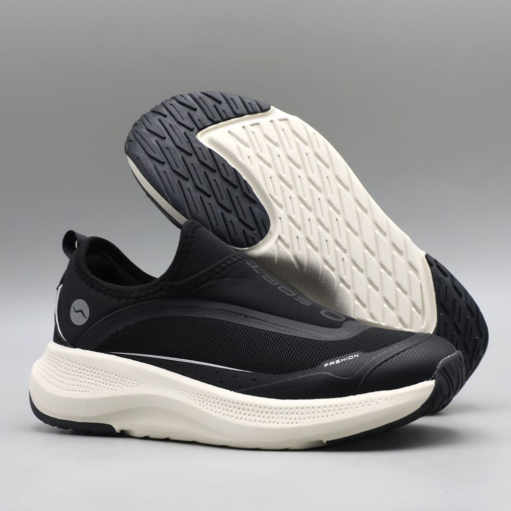 Lightweight Slip-On Running Shoes