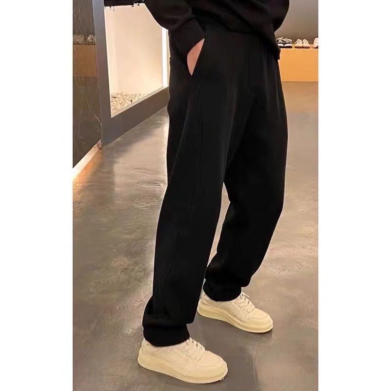 3D Sculpted Tapered Sweatpants