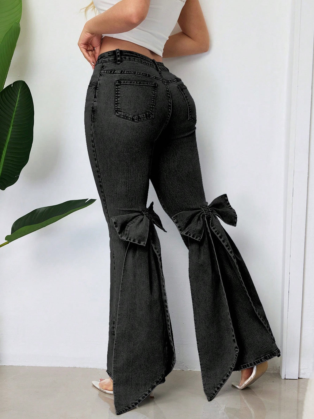 3D Bow Flared Jeans