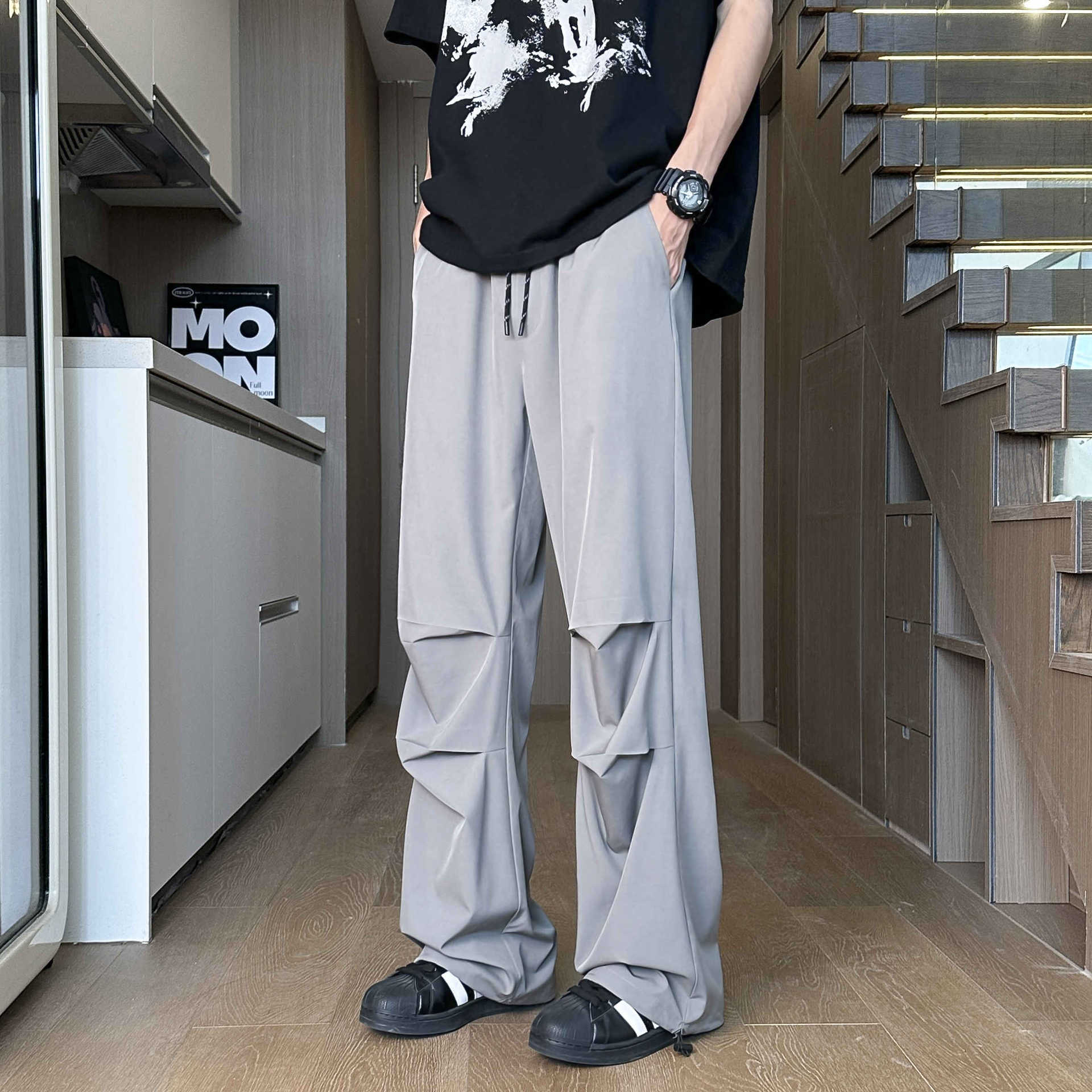 Relaxed Fit Cargo Trousers