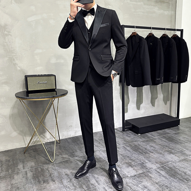 Men's double-breasted suit set.