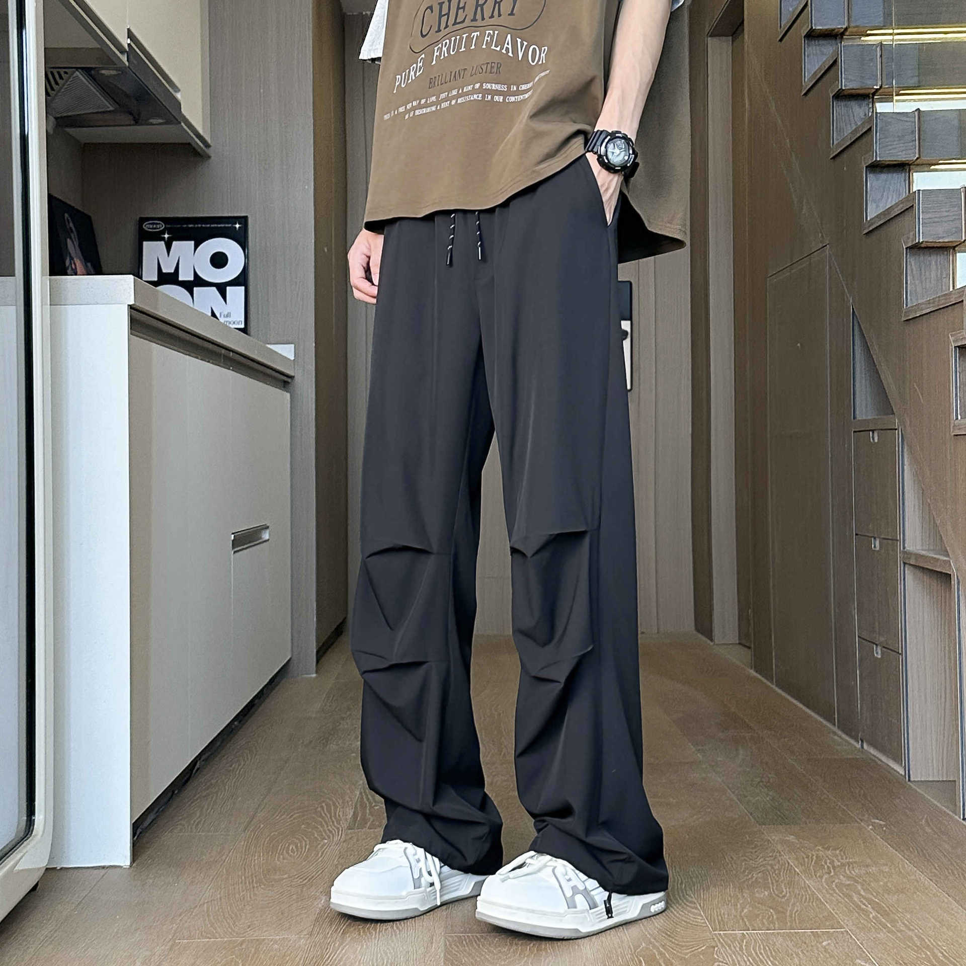 Relaxed Fit Cargo Trousers