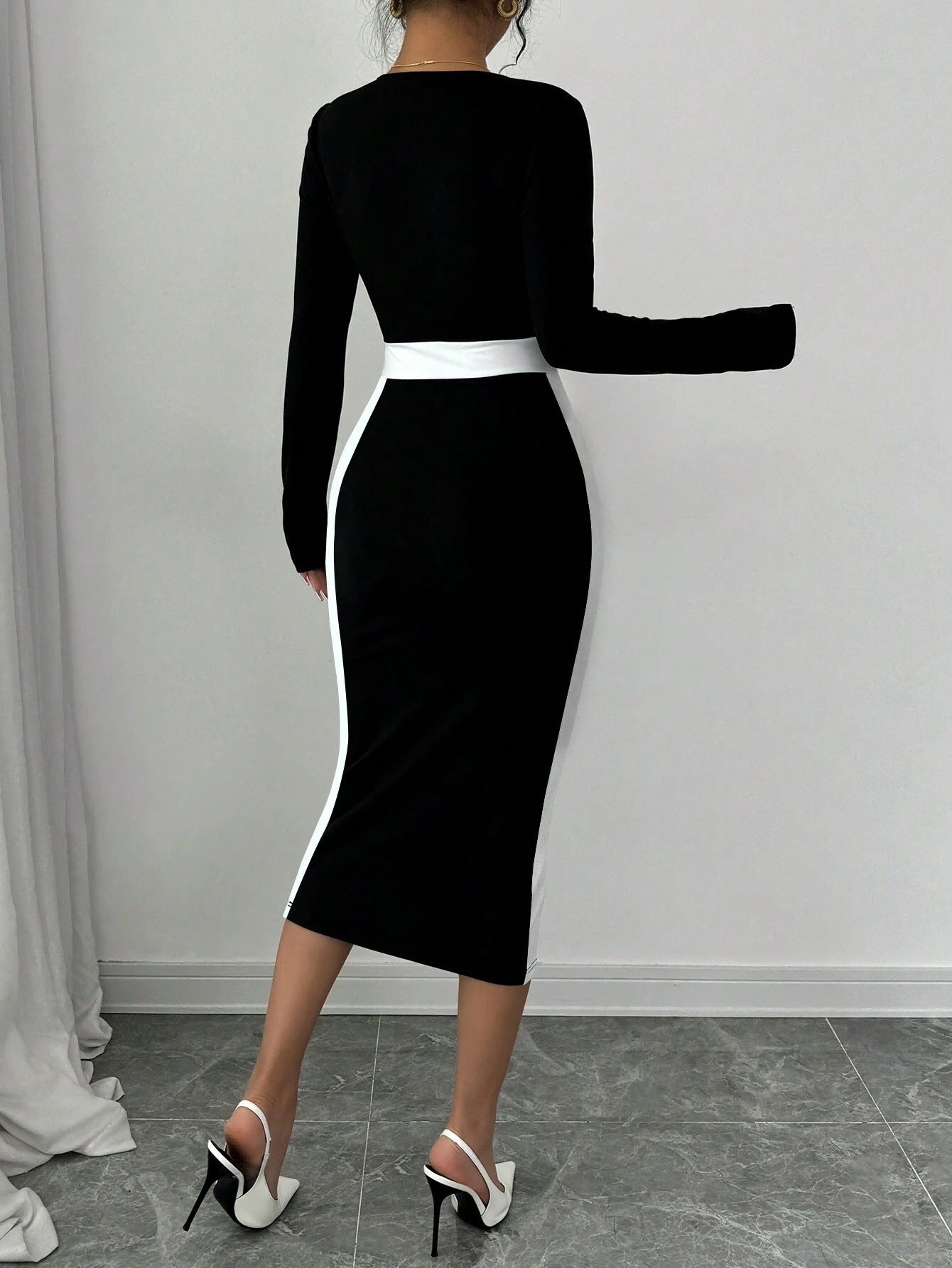 Elegant Contour Square Neck Midi Dress