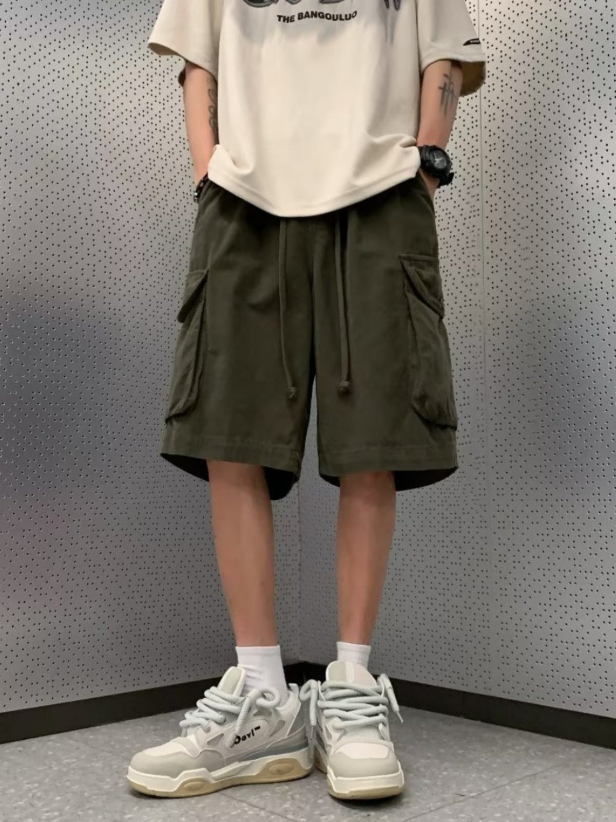 Multi-Pocket Workwear Cargo Shorts