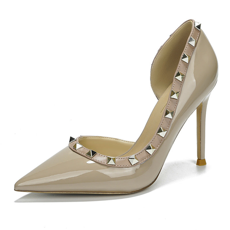 Rivet Pointed Pumps