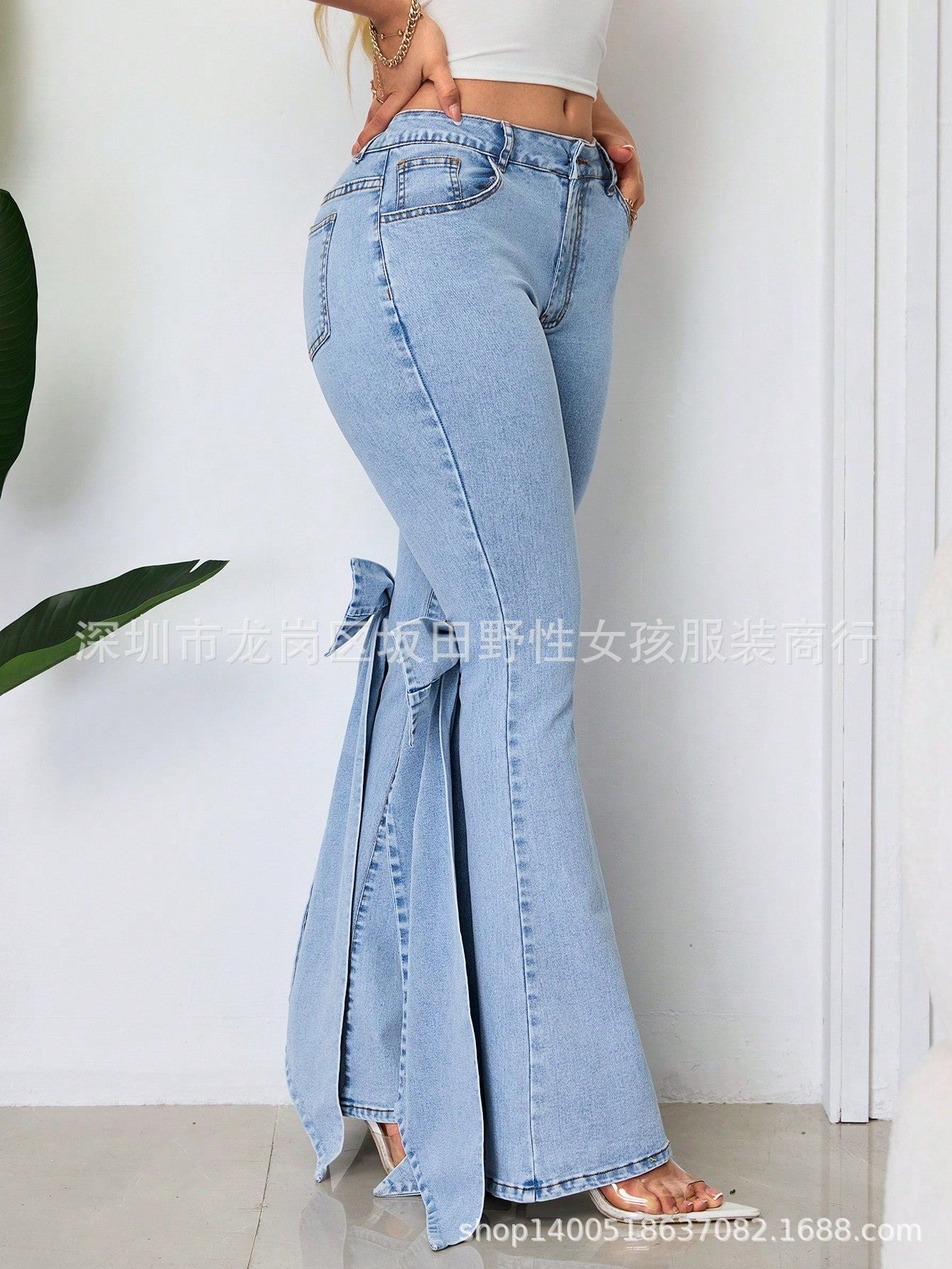 3D Bow Flared Jeans