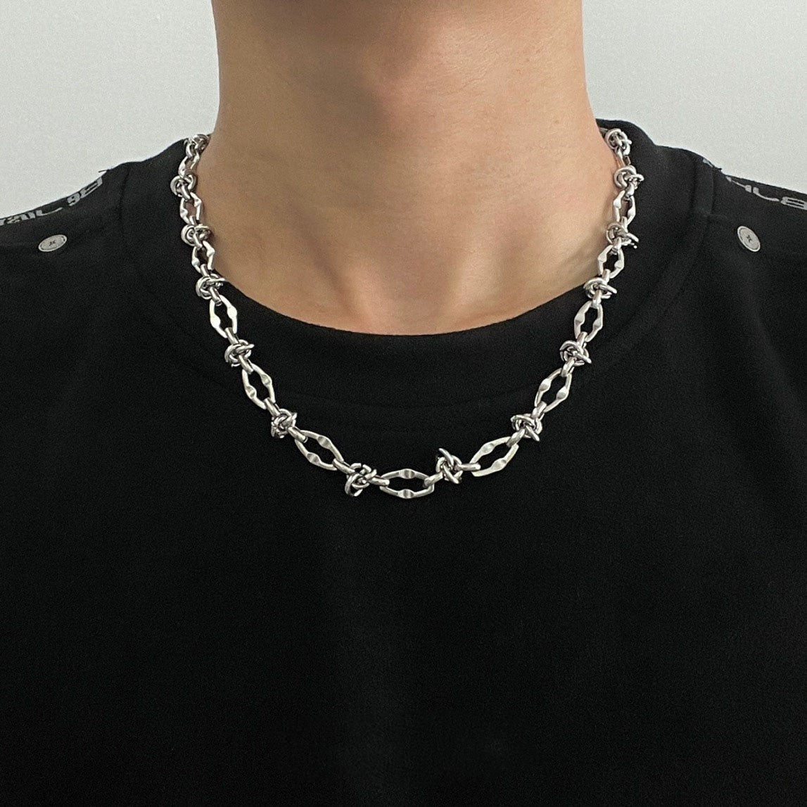 Barbed Knot Streetwear Chain