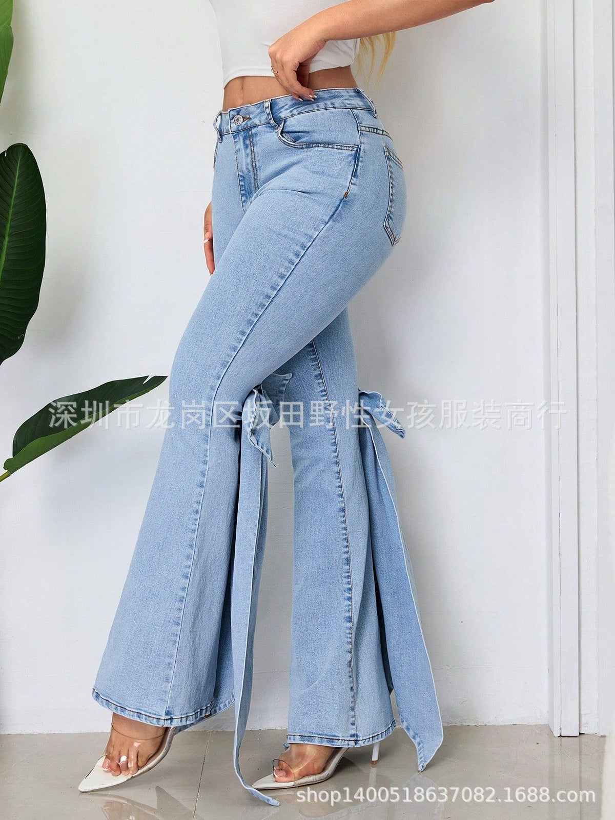3D Bow Flared Jeans