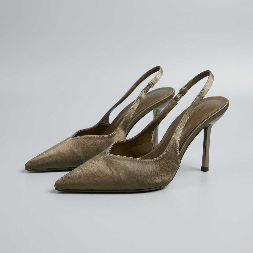 Glossy Pointed-Toe Slingbacks – color detail
