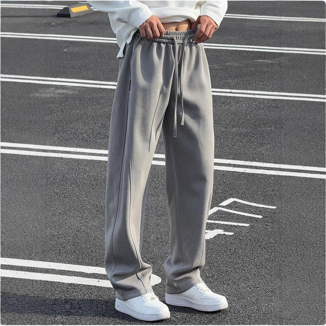 Advanced Looser-Fit Casual Trousers