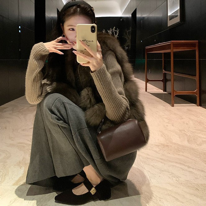 Metal-Buckle Pointed Shoes