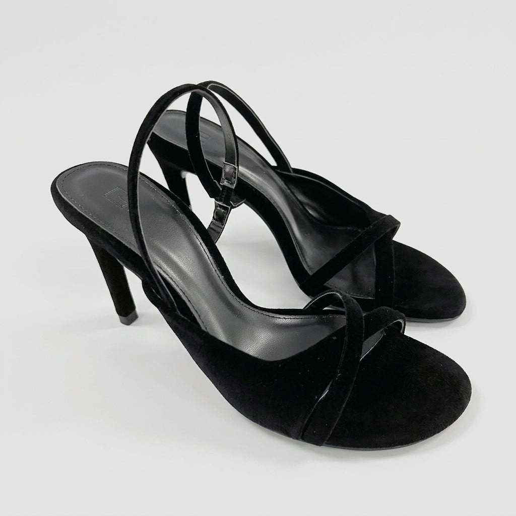 Velvet-Look Slingback Heels – color detail