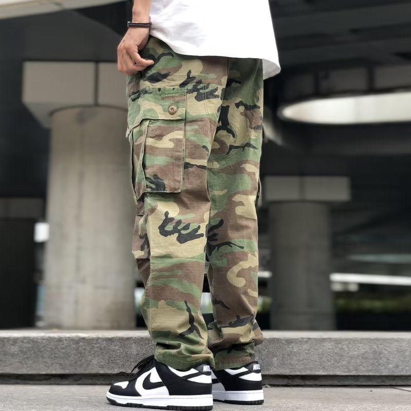 Classic Straight-Leg Cargo Trousers