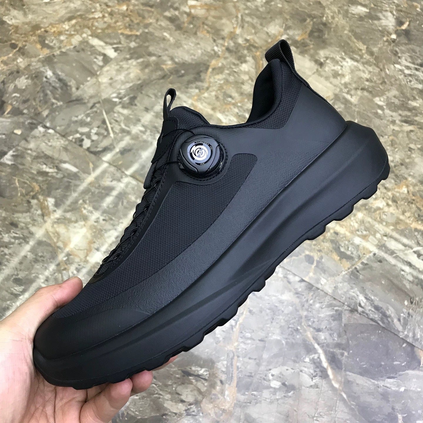 Dynamic Dial-Lace Outdoor Trainer