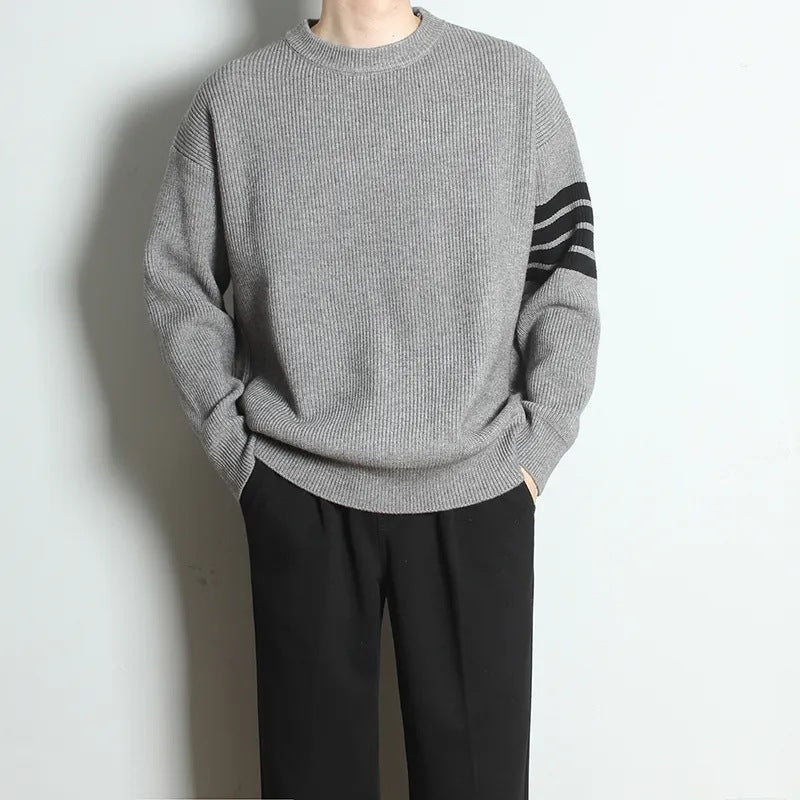 Men's round-neck knitted sweater.