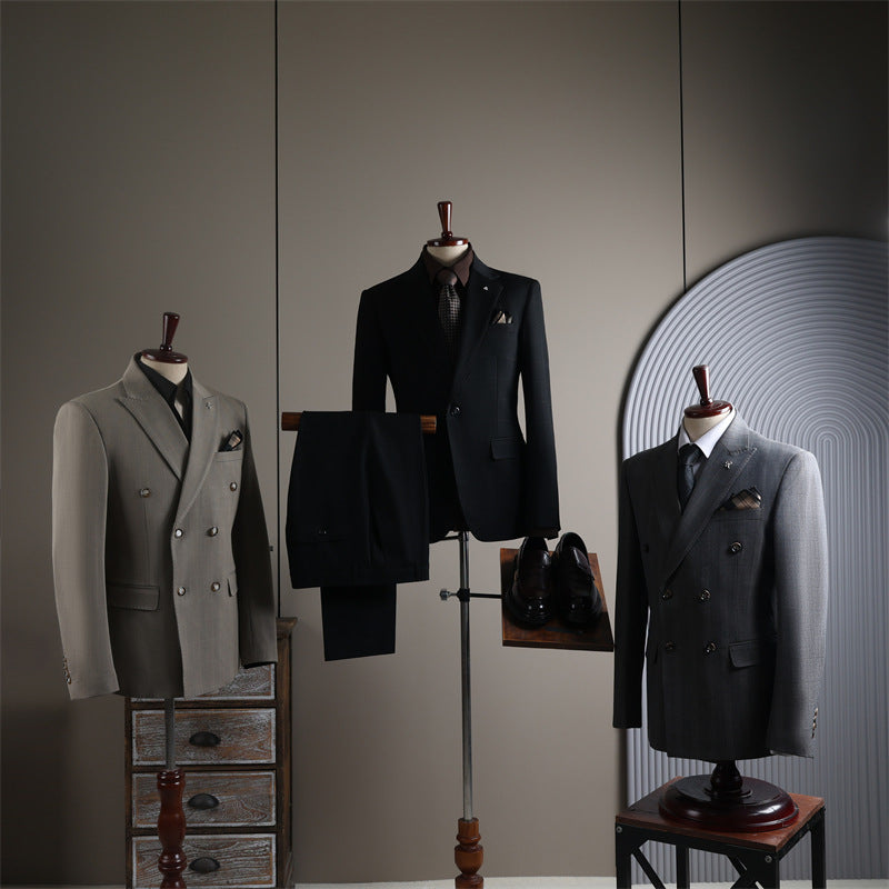 Men's casual suit set.