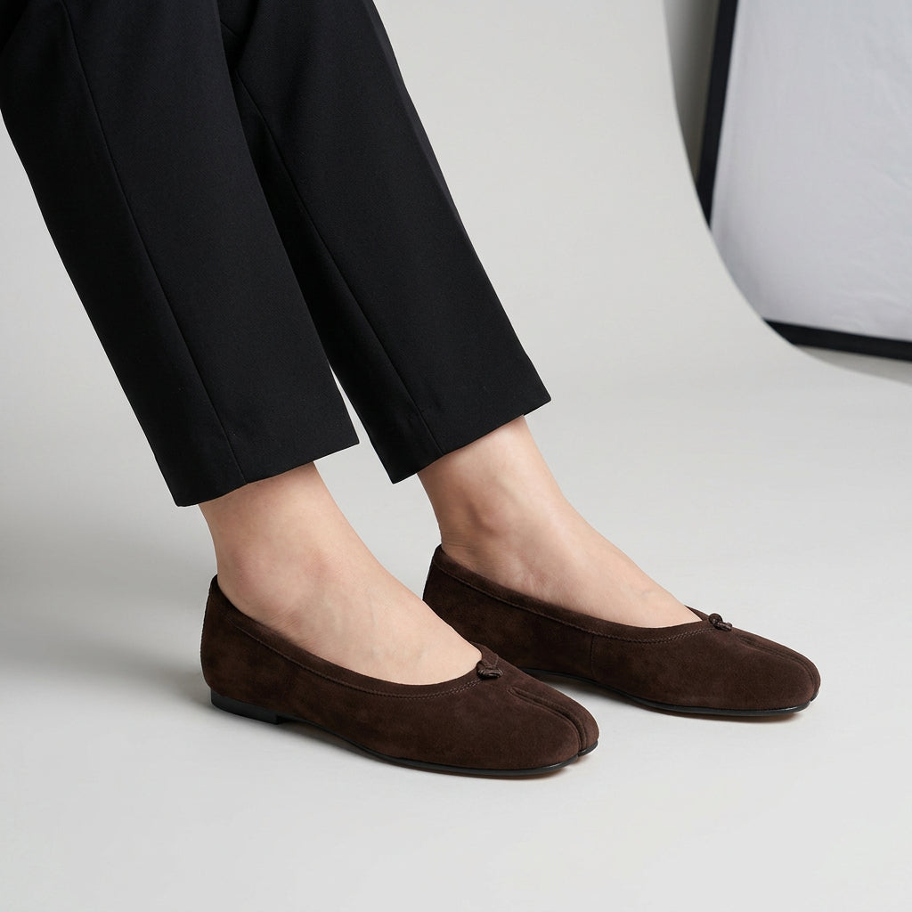 Pleated Split-Toe Shoes