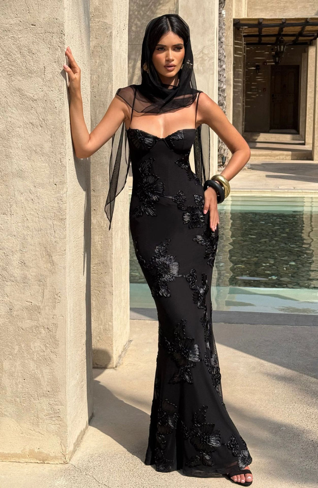 Floral Open-Back Maxi Dress - Black