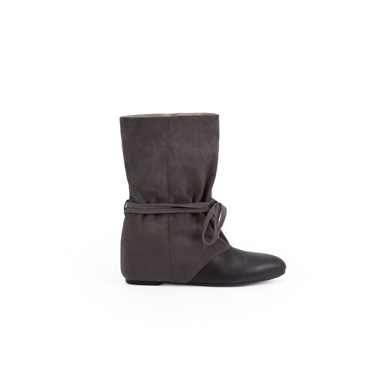 Pointed-Toe Strap Boots