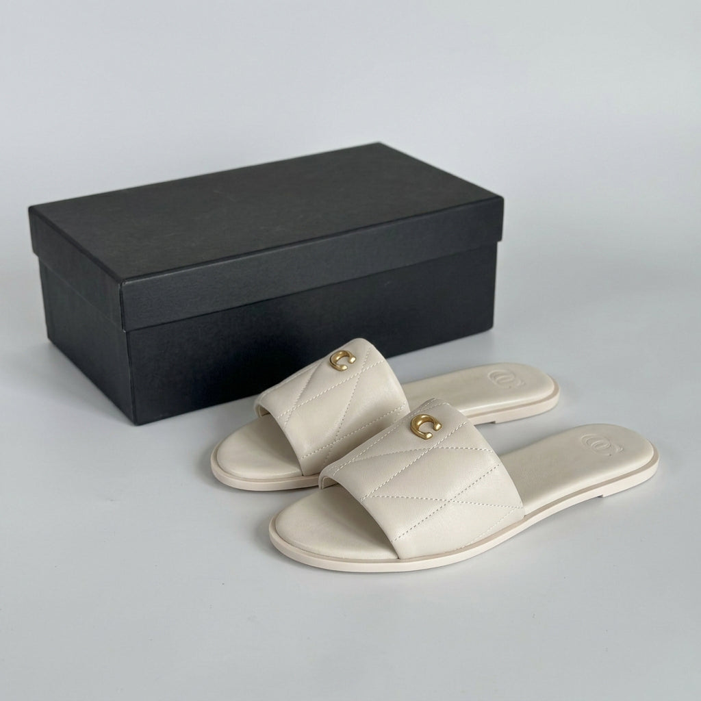 Diamond-Pattern Flat Slides