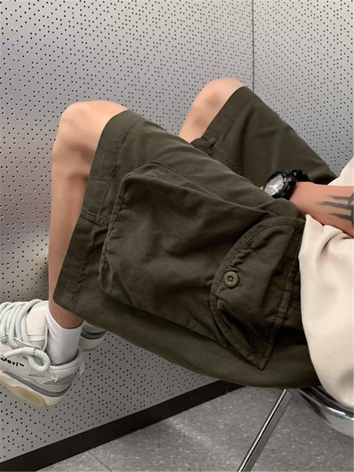 Multi-Pocket Workwear Cargo Shorts