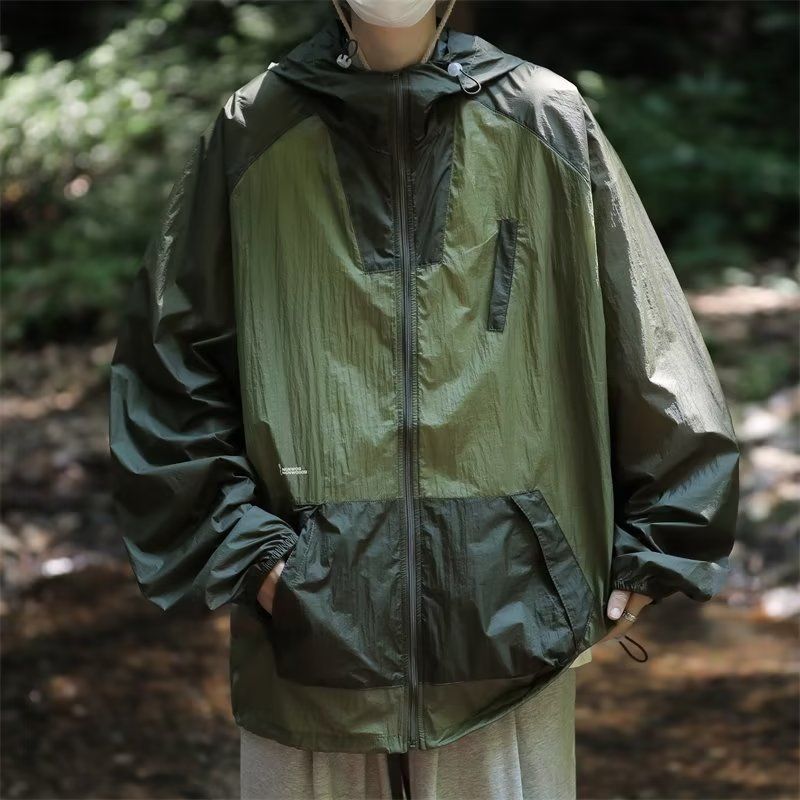 Lightweight Hooded Windbreaker