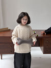 Round neck diamond twist sweater beige